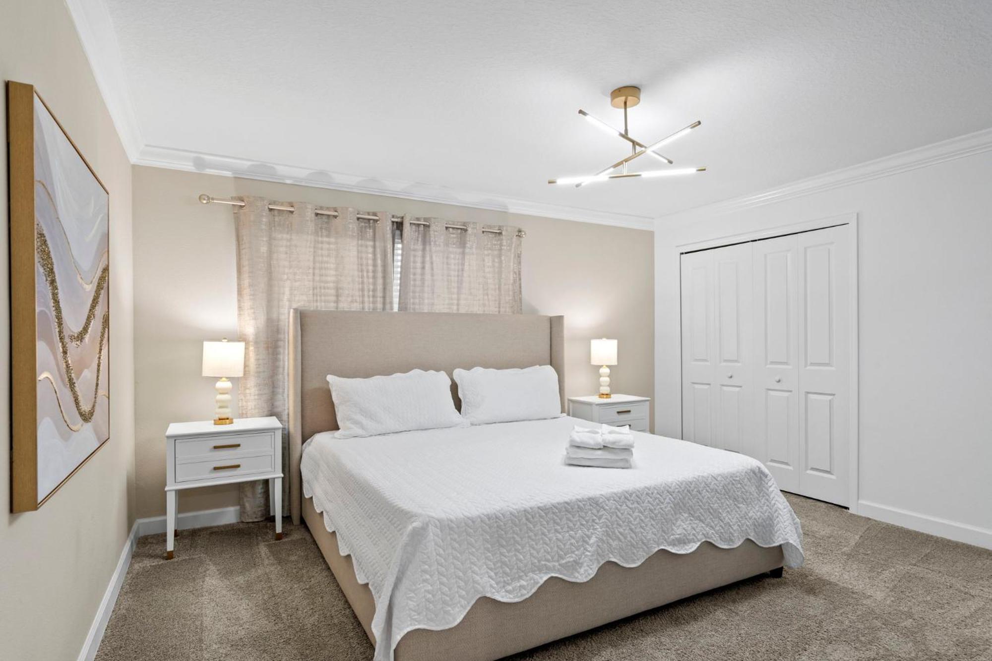 Special 4bedroom Th W-private Pool Next To *