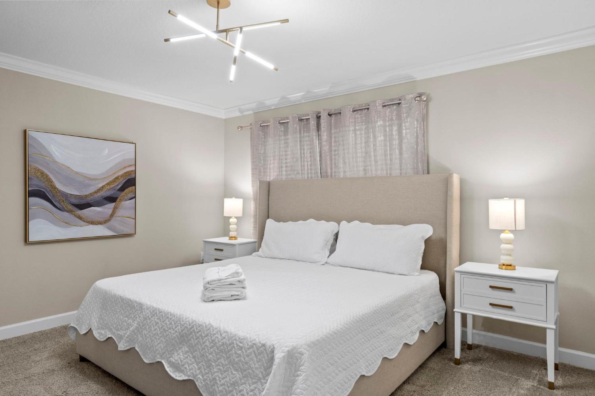 Special 4bedroom Th W-private Pool Next To *