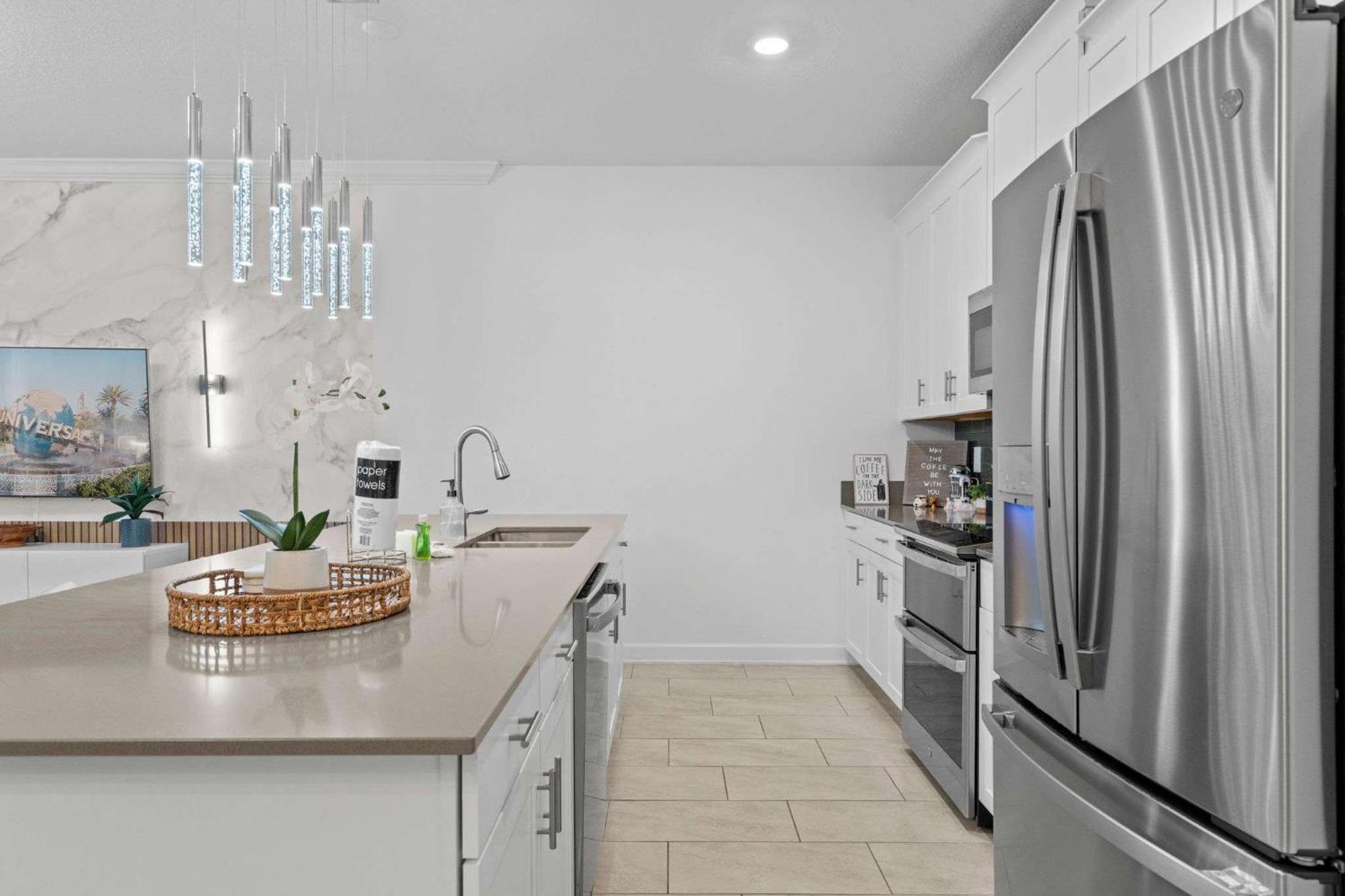Special 4bedroom Th W-private Pool Next To *
